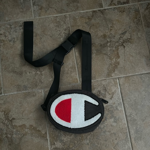 Champion Pouch/Crossbody - Picture 1 of 4